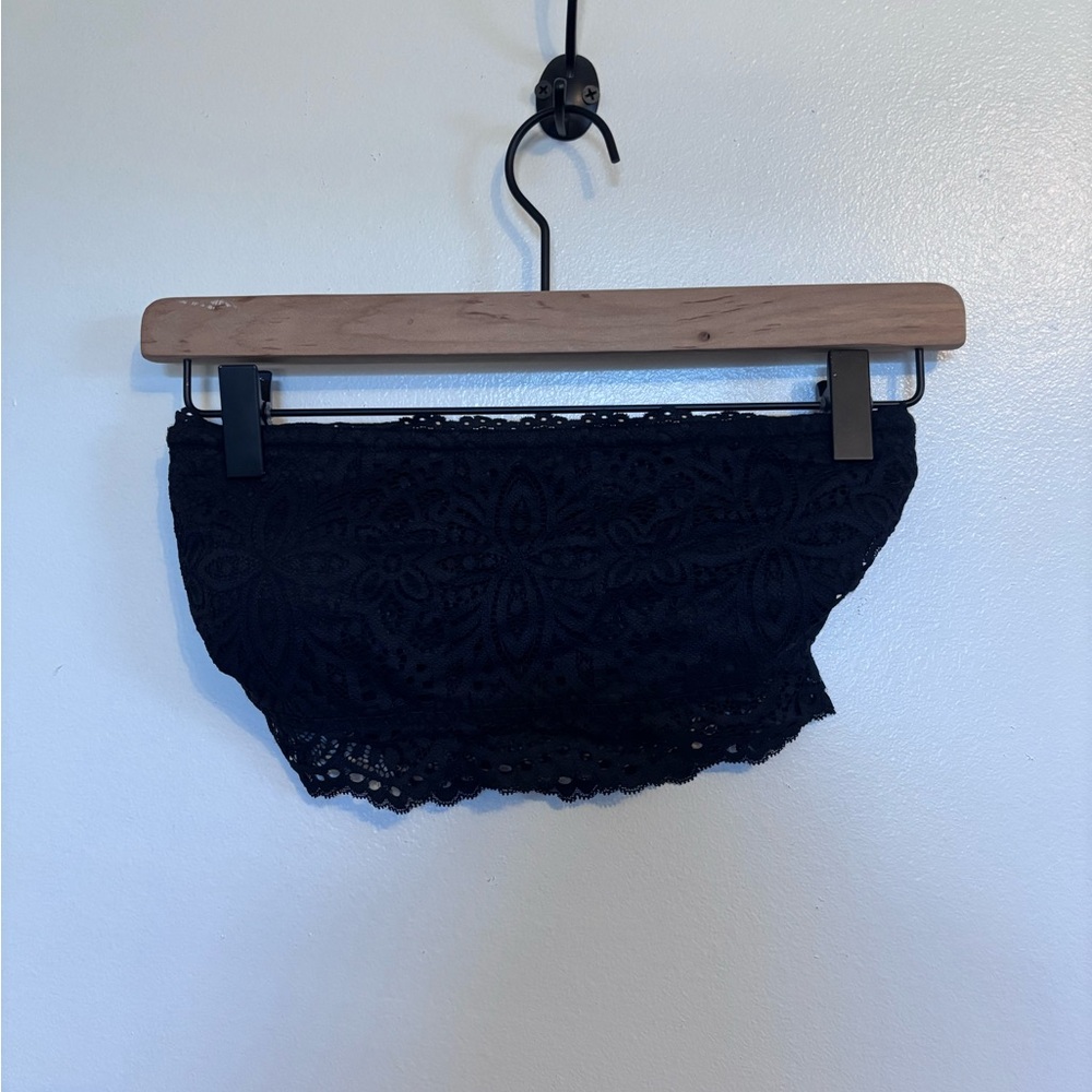 Gilly Hicks black lace bandeau strapless bralette size small